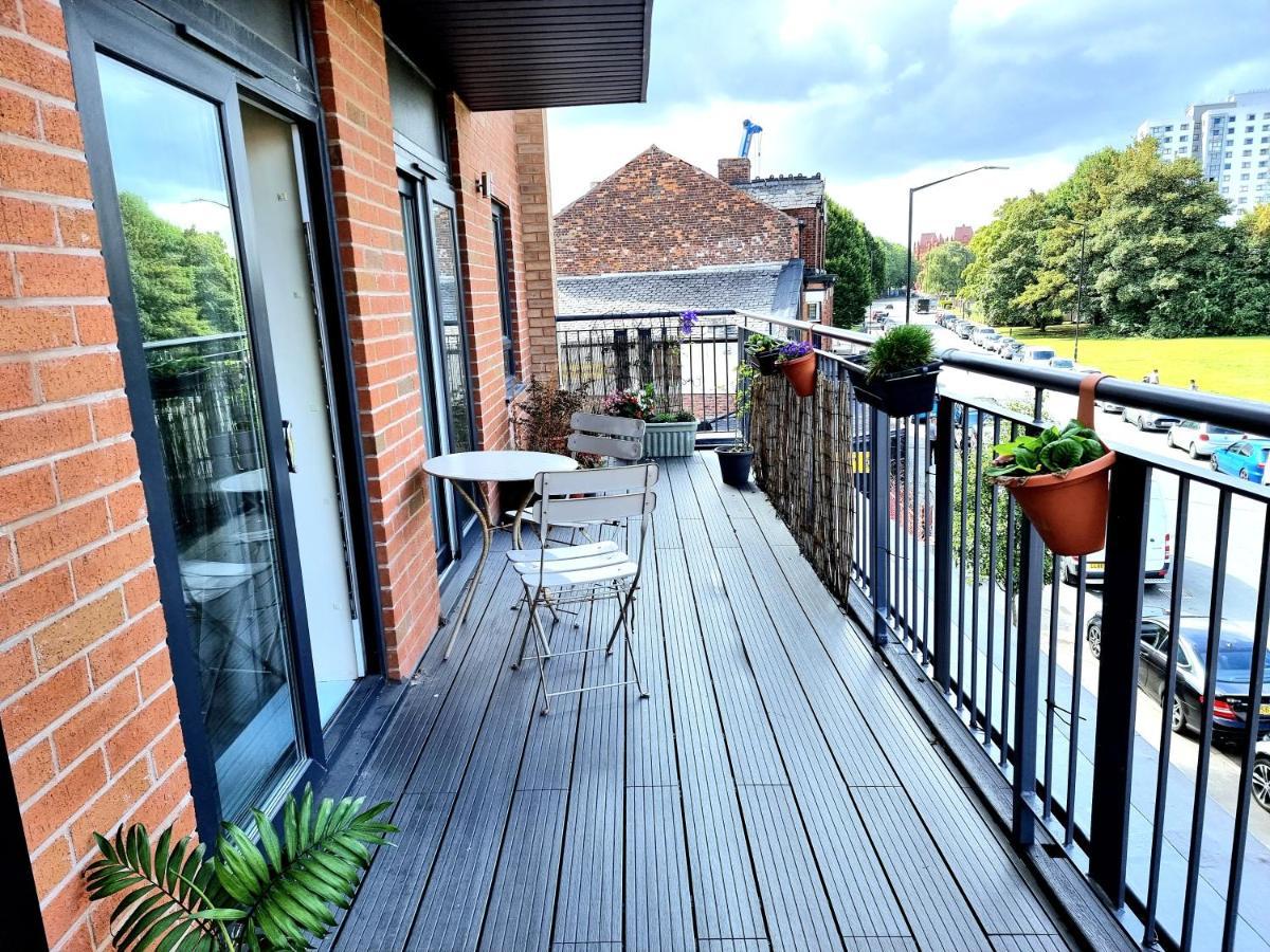 Luxury 2-Bedroom Service Apartment With Balcony Manchester Exterior foto